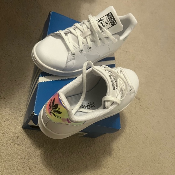ADIDAS Stan Smith Iridescent mirror like affect. SUPER CUTE Brand New NEVER WORN - Picture 4 of 6